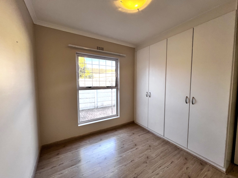 To Let 3 Bedroom Property for Rent in Sunningdale Western Cape